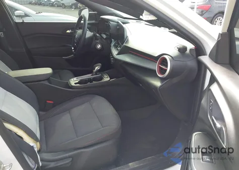 2024 Chevrolet Trax Fwd 1Rs z USA, uszkodzony, nr VIN KL77LGE28RC154408